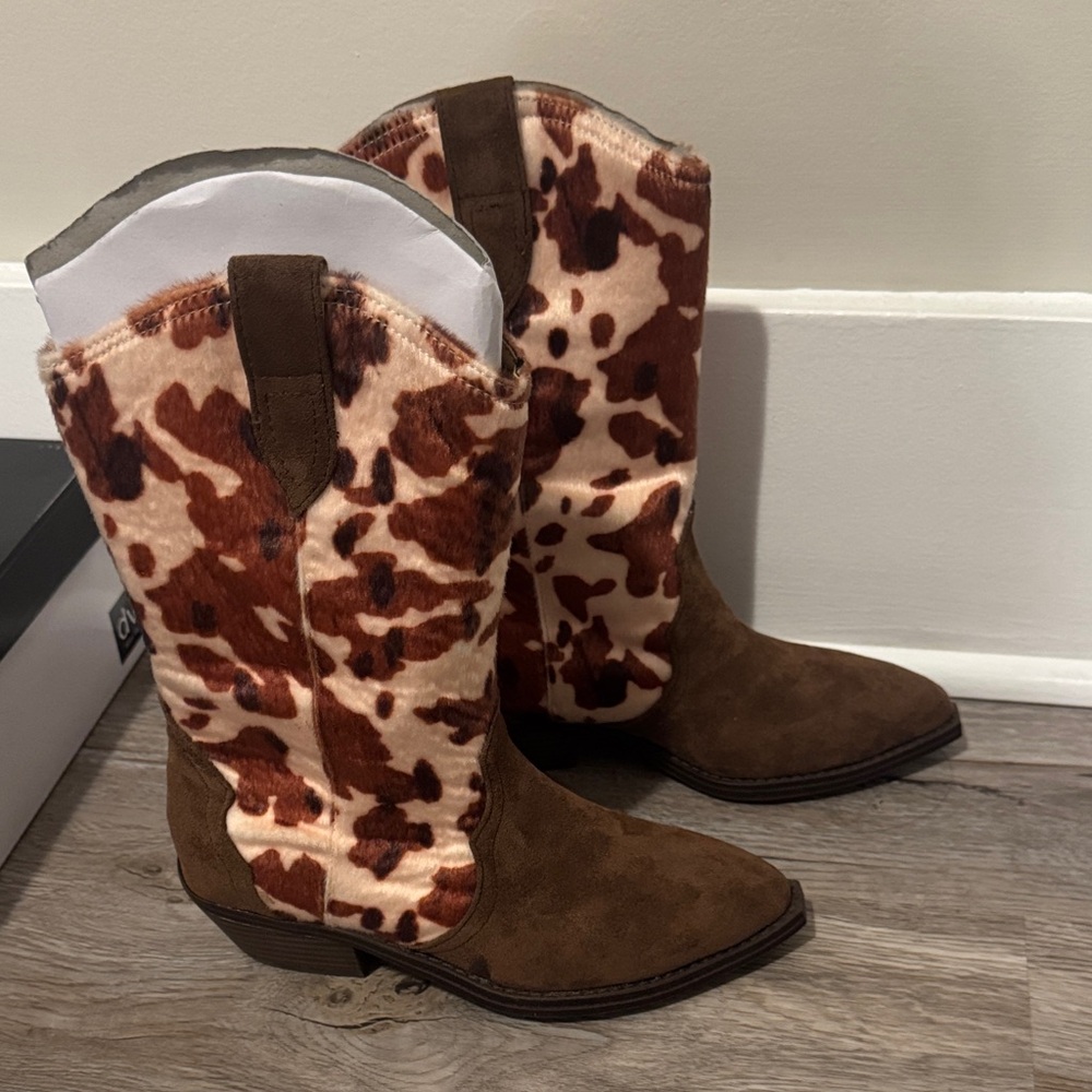 DV by Dolce Vita Women's Tan and Cream Heeled Boots